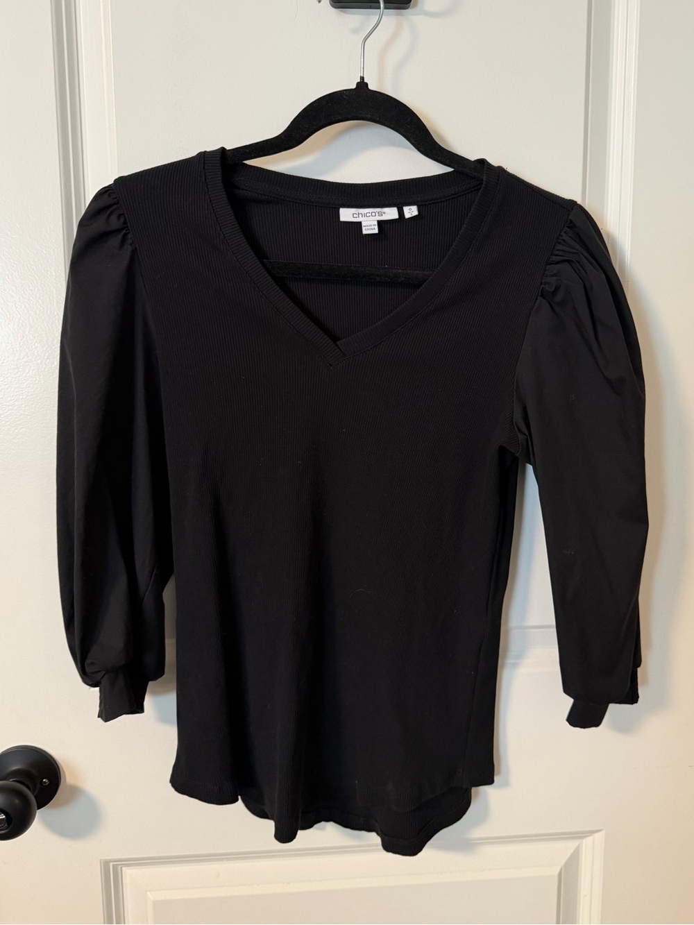 Chico's ribbed Black V-Neck Puff Sleeve Top